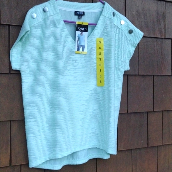 NWT Adorable Tiffany Blue blouse size small - Picture 1 of 2